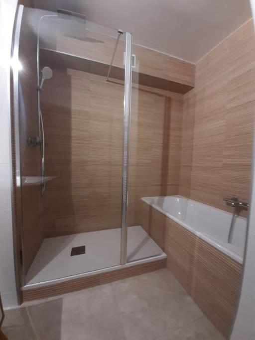 Location Vue Mer Du Samedi Au Samedi, Clim, Parking, Piscine, Plage Collioure Ngoại thất bức ảnh