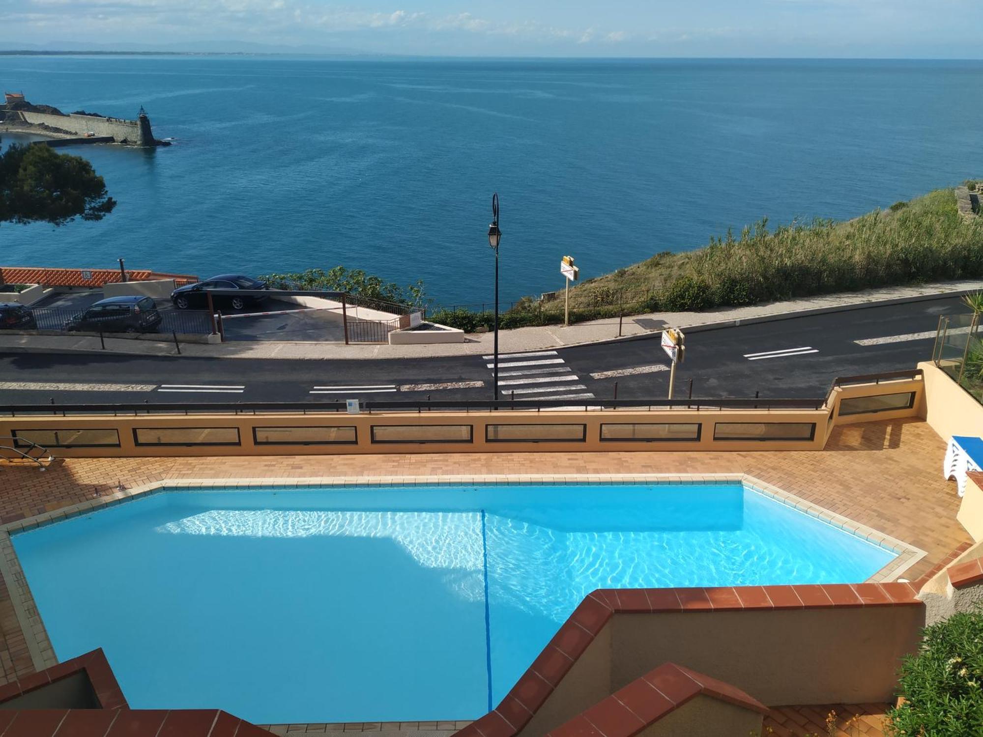 Location Vue Mer Du Samedi Au Samedi, Clim, Parking, Piscine, Plage Collioure Ngoại thất bức ảnh